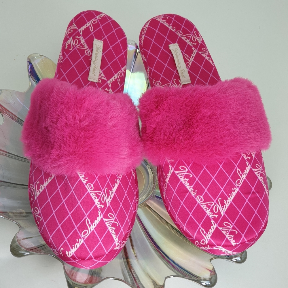 Victoria's Secret gold tag Signature Fuchsia/Pink size Medium 7-8